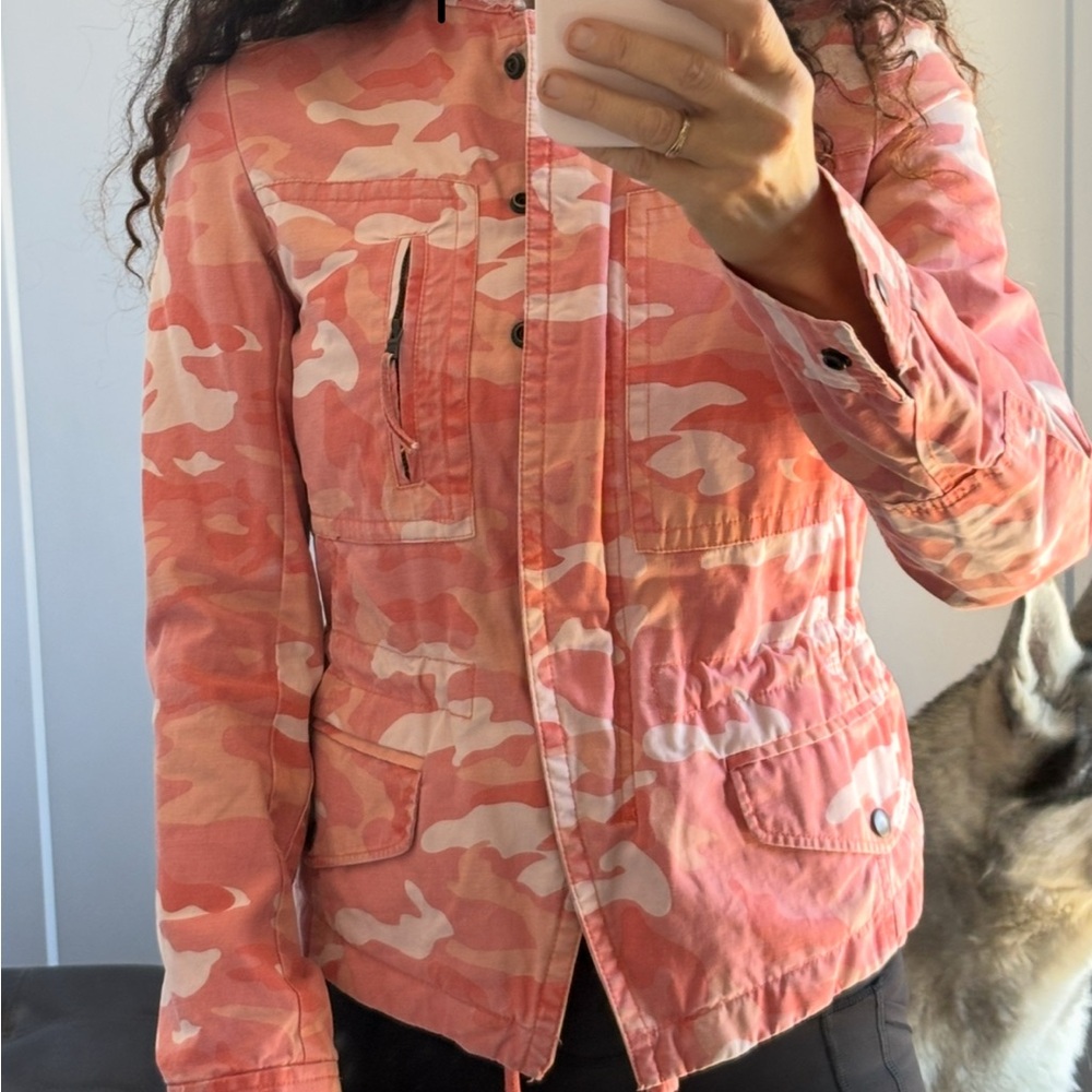 Gap camo jacket.  Xs